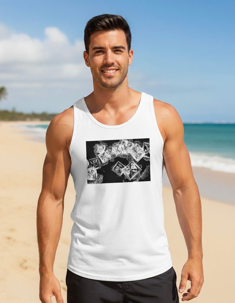 Mikrokristall Tank-Top Herren mit Mikrokristall von Kochsalz im Dunkelfeld
