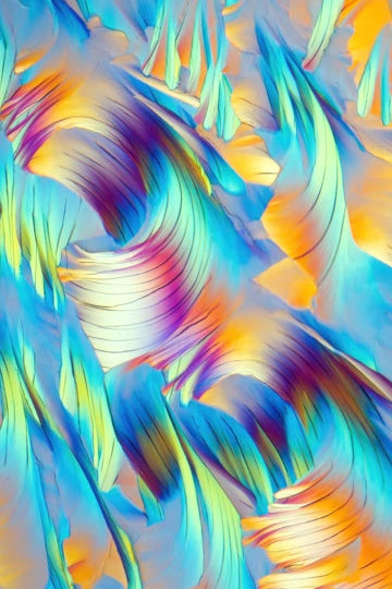 Farbstarke Kristallstruktur unter dem Mikroskop