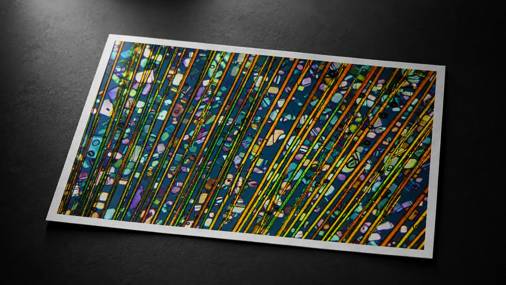 Nahaufnahme eines gedruckten Mikrokristall-Posters von Caesiumchlorid mit Magnesiumchlorid
